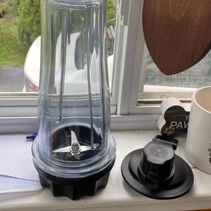 Vitamix - 20-Oz. Blending Cup and Blender Blade base